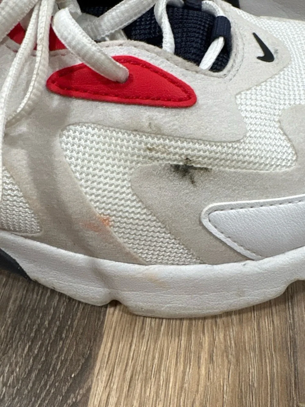 Nike Kids White and Red Low-Top Sneakers